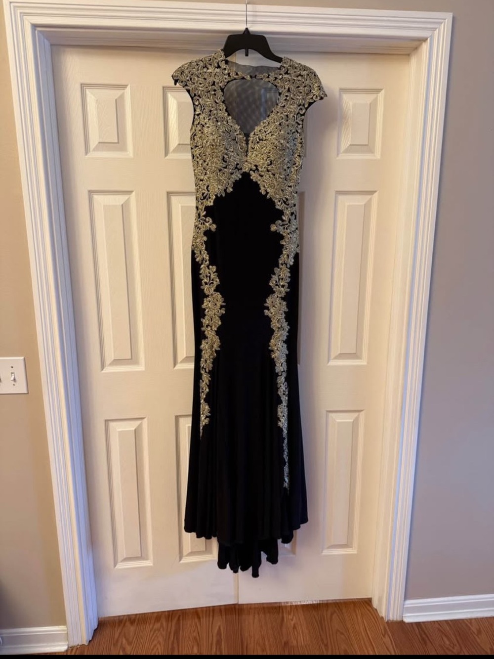Elegant Black Maxi Dress with Gold Lace Appliqué